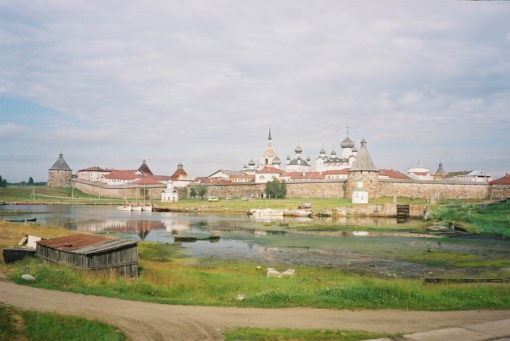 Остров Соловецкий. Вид на монастырь.